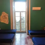 6 Small Rooms Hostal Nápoles