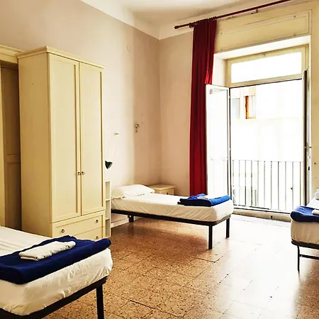 6 Small Rooms *