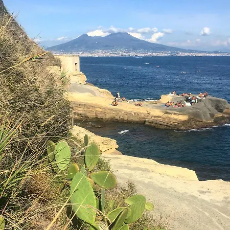 6 Small Hostel Napoli