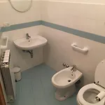 6 Small Rooms *
