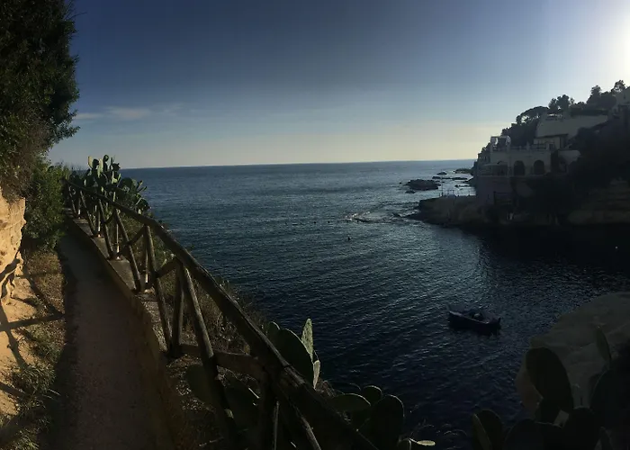 6 Small Хостел *